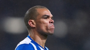 Pepe puts pen to paper on new Porto deal at age of 40