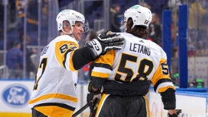Penguins&#039; Letang becomes first defenseman with 5 assists in period