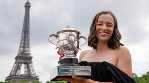 Amelie Mauresmo believes Iga Swiatek could emulate Rafael Nadal at French Open
