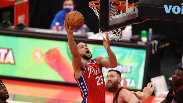 NBA Heat Check: Sixers stars on song, LeBron&#039;s deep-ball decline