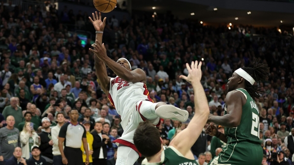 Jimmy Butler's heroics propel Heat to Game 1 win over Celtics
