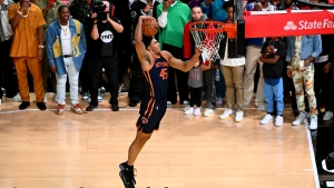 Knicks center Sims undergoes shoulder surgery