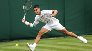 Wimbledon: Alcaraz turns to tapes of Federer to learn how to master grass