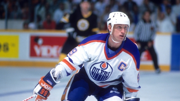 Wayne Gretzky's last Oilers jersey fetches record $1.452million
