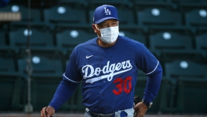 Dave Roberts signs three-year extension as Dodgers manager