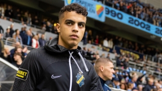 Brighton sign midfielder Ayari amid Caicedo speculation
