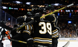 NHL: Bruins top Jets in clash of leaders