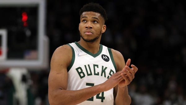 &#039;New year, same me&#039; – Triple-double to start 2022 as Giannis Antetokounmpo closes in on Michael Jordan