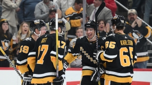 NHL: Penguins snap Avalanche&#039;s NHL-record 15-game road winning streak