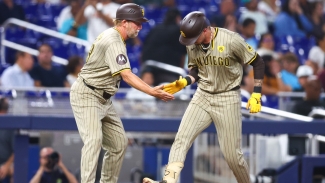 MLB: Scorching Padres rally for seventh straight win