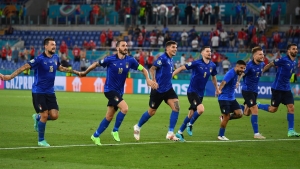 Italy v Wales: Azzurri out to equal all-time unbeaten run and finish top of Group A