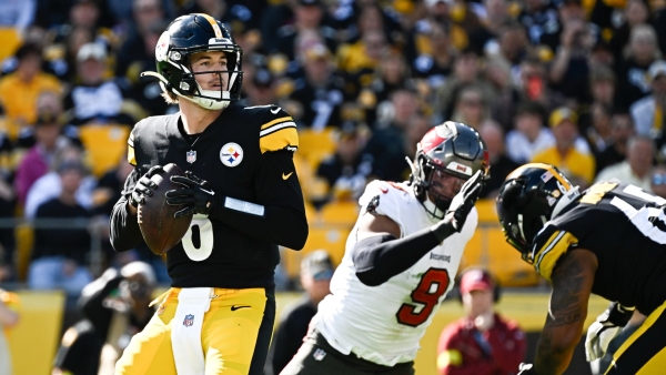 Steelers stun Brady, Bucs 20-18