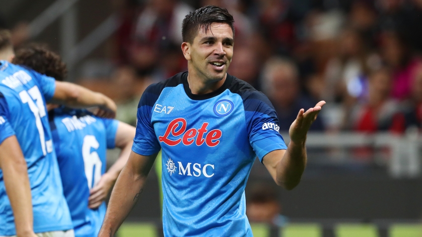 Milan 1-2 Napoli: Simeone strikes to send Partenopei top