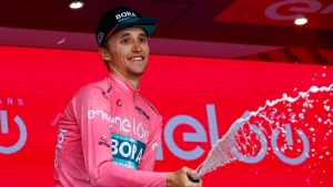Giro d&#039;Italia: Hindley poised to claim maiden Grand Tour title after Carapaz cracks