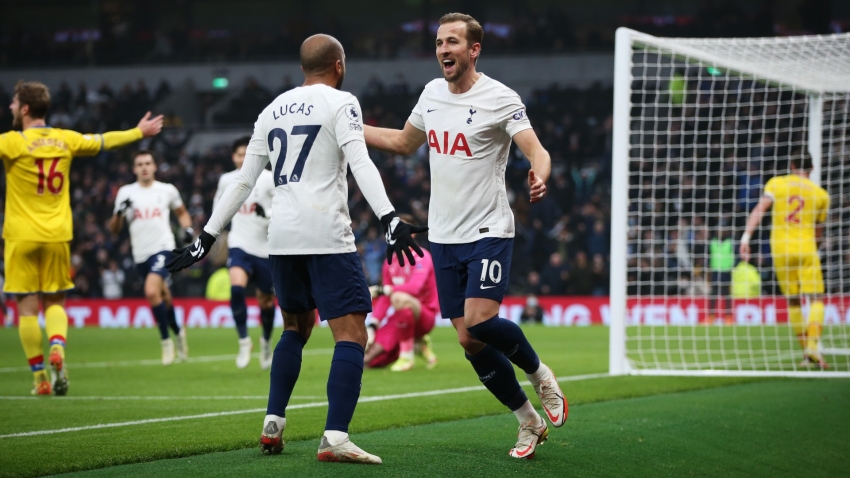 Tottenham 3-0 Crystal Palace: Kane strikes as Spurs cruise to victory after Zaha sees red