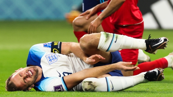 Kane to undergo ankle scan in injury scare for England at World Cup