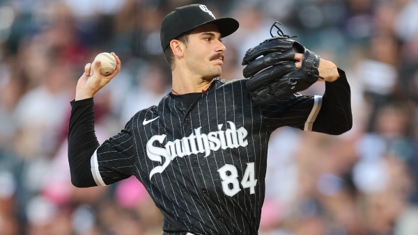 Moncada helps White Sox win 5th straight in Cease-Verlander duel