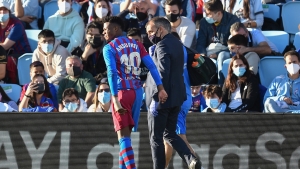 New Barcelona boss Xavi dealt blow as Fati pulls up with apparent hamstring injury