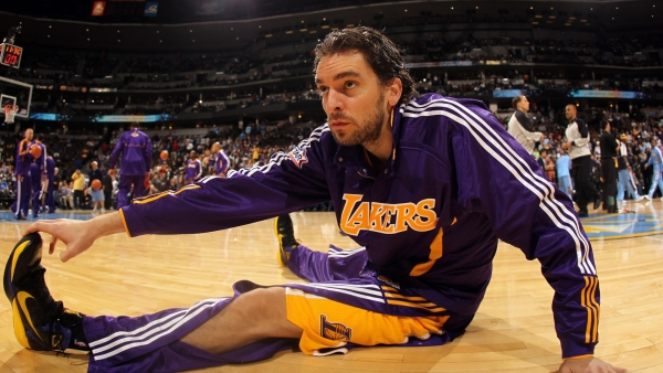 Former Laker Pau Gasol returns to Barcelona