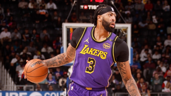 Injured Davis demands consistency from &#039;two team&#039; Lakers