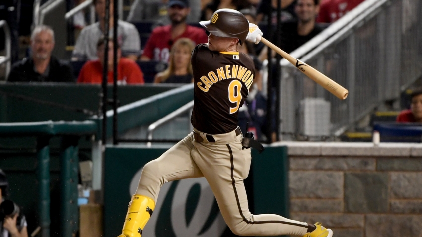 Cronenworth hits second cycle of season, Guerrero reaches 30 homers