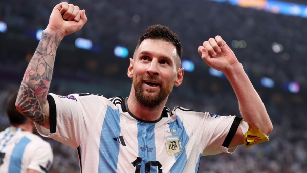 Messi on a par with Maradona ahead of final shot at World Cup glory, says Zanetti