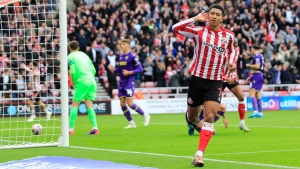 Sunderland beat Oxford to open up five-point Championship lead as Burnley held by QPR