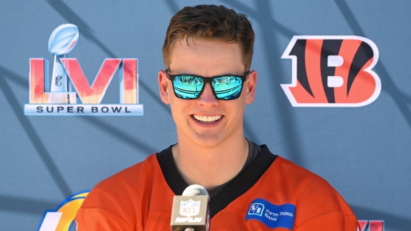Joe Burrow 'wasn't coming out' after his knee injury in Super Bowl LVI. For  that, 'he's a warrior', LSU