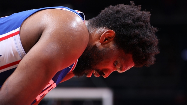 NBA playoffs 2021: Embiid leaves 76ers&#039; Game 4 with knee injury