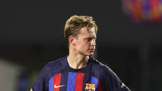 Laporta refutes claims of Barcelona accepting Man Utd&#039;s De Jong bid