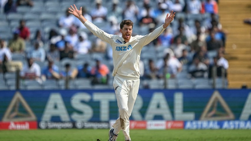 Santner and Latham put New Zealand in control versus India