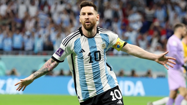 Argentina 2-1 Australia: Messi scores on landmark appearance as Albiceleste edge past Socceroos