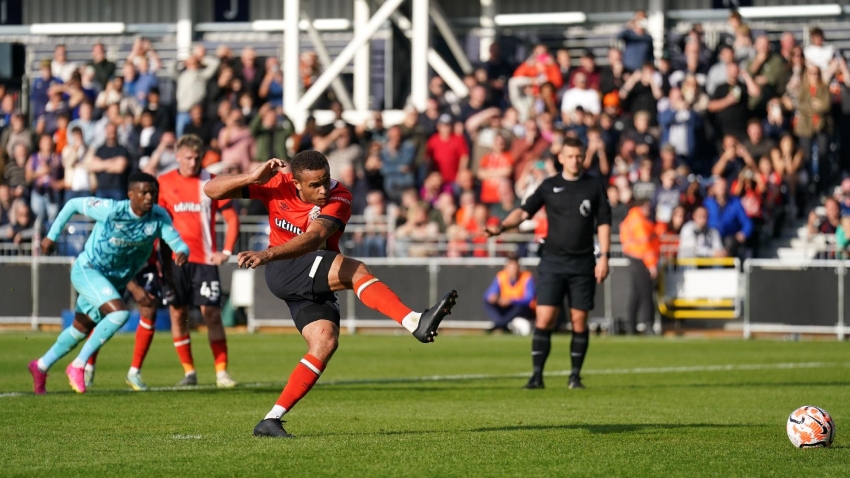 Luton off the mark after come-from-behind draw against 10-man Wolves