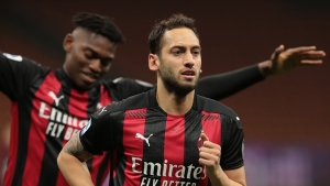 Milan 2-0 Benevento: Calhanoglu and Hernandez lift Rossoneri back up to second