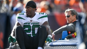 Jets victory marred by potential season-ending injury for Hall