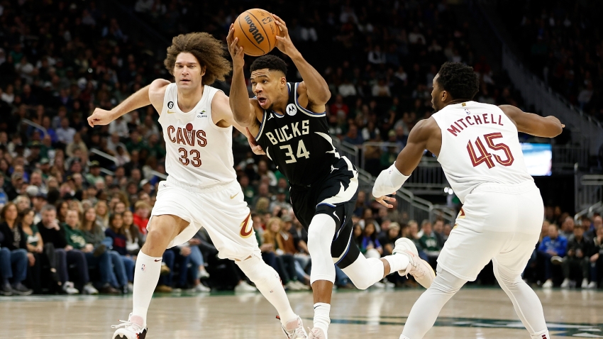 Antetokounmpo's Bucks defend home court against the Cavaliers, Lakers win in LeBron's return