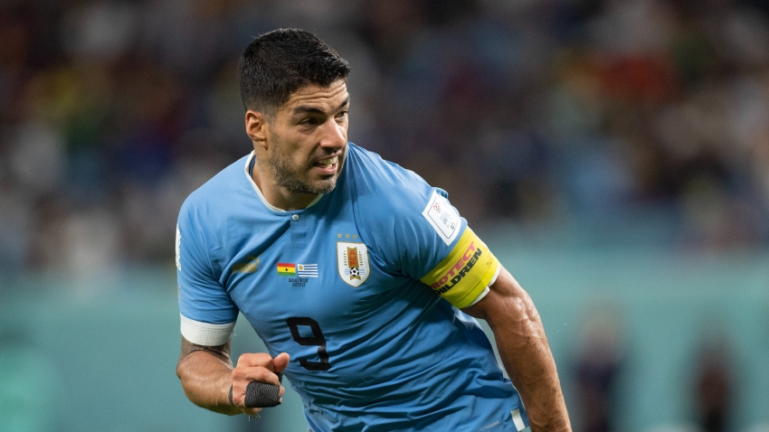 Gremio sign Uruguay striker Suarez
