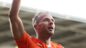 Blackpool boss Neil Critchley hoping Jordan Rhodes can stay