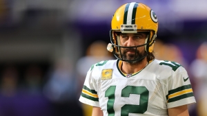 Packers QB Rodgers says he has fractured toe, does not expect to miss time