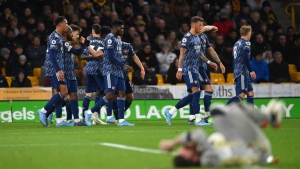 Wolves 0-1 Arsenal: Gunners hold on after Martinelli sees red
