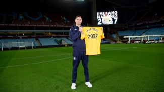 Emiliano Martinez commits future to Aston Villa until 2027