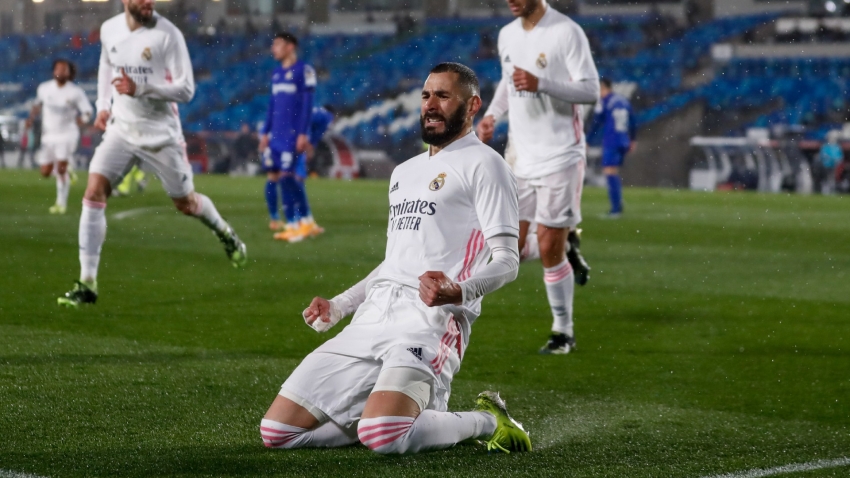Benzema declares title race is on after Madrid make gains on Atletico