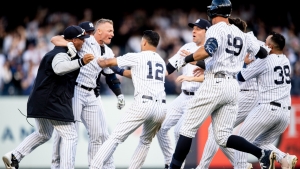 Yankees walk-off in extra innings against Red Sox, Blue Jays mount massive comeback
