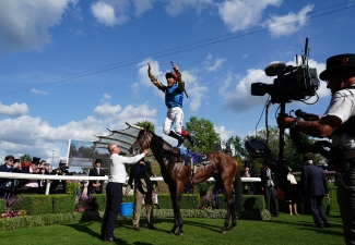 Dettori back in business with much-sought-after winner at final Royal Ascot