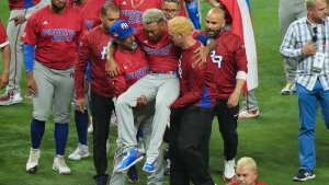 Diaz injures knee as Puerto Rico celebrate WBC win over Dominican Republic