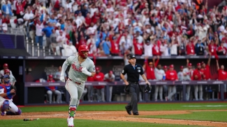 MLB: Suarez wins 10th as Phillies beat Mets in London Series