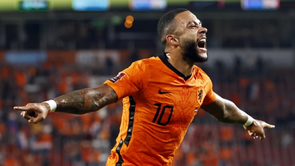 Netherlands 4-0 Montenegro: Depay at the double as Dutch turn on the style