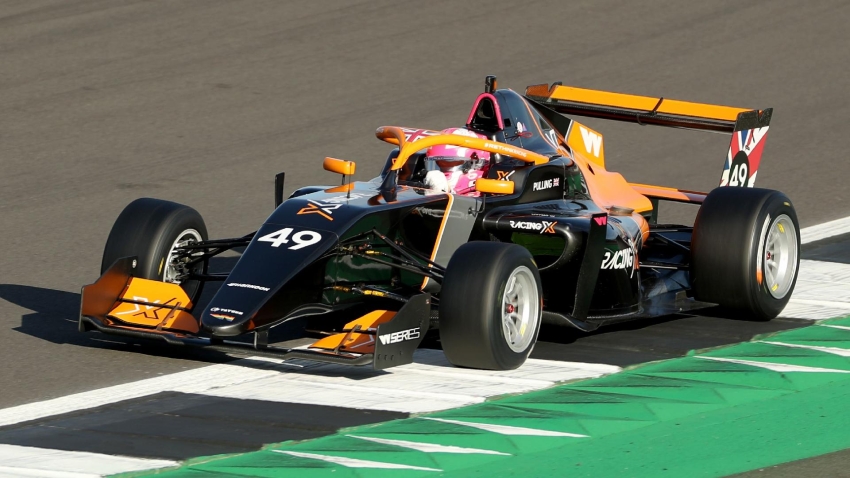 Britain’s Abbi Pulling claims two pole positions in all-female F1 Academy opener