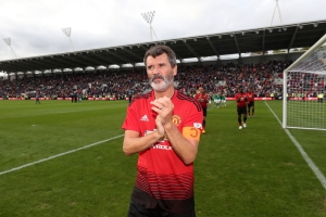 Roy Keane reunites with Manchester United to launch club’s third kit