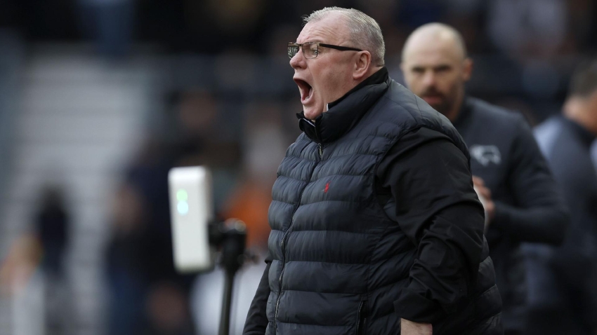 Stevenage boss Steve Evans fumes at referee after Lincoln draw